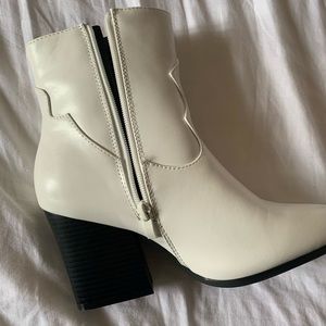 White Boots- NEVER WORN